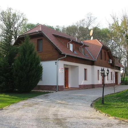 Csiki-lak Wellness Apartman Apartment Zalacsany